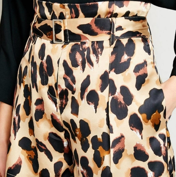 Silky Leopard Print High-Waisted Shorts - Picture 3 of 9